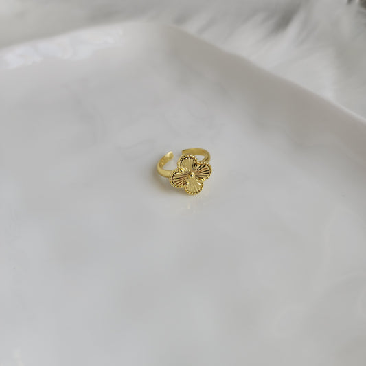 ANILLO TREBOL DORADO